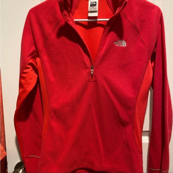 2 Northface Pullover - Picture 5 of 5